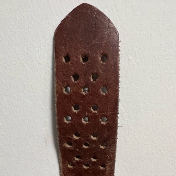 Brown leather belt with hexagon holes - Picture 3 of 4
